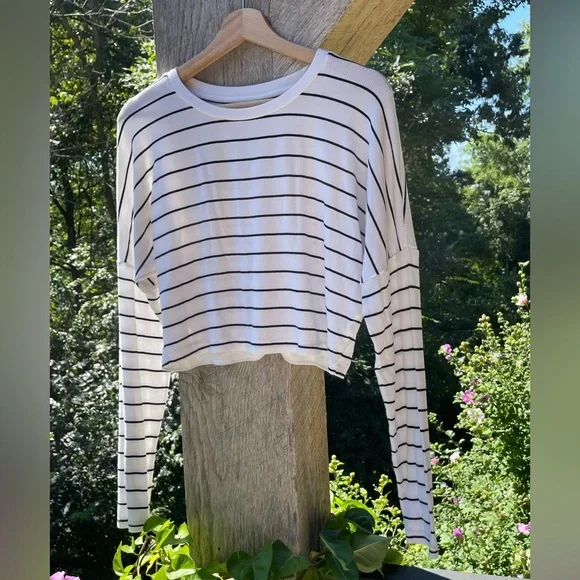 NWOT Slouchy Cropped Long Sleeve Tee - Picture 3 of 6